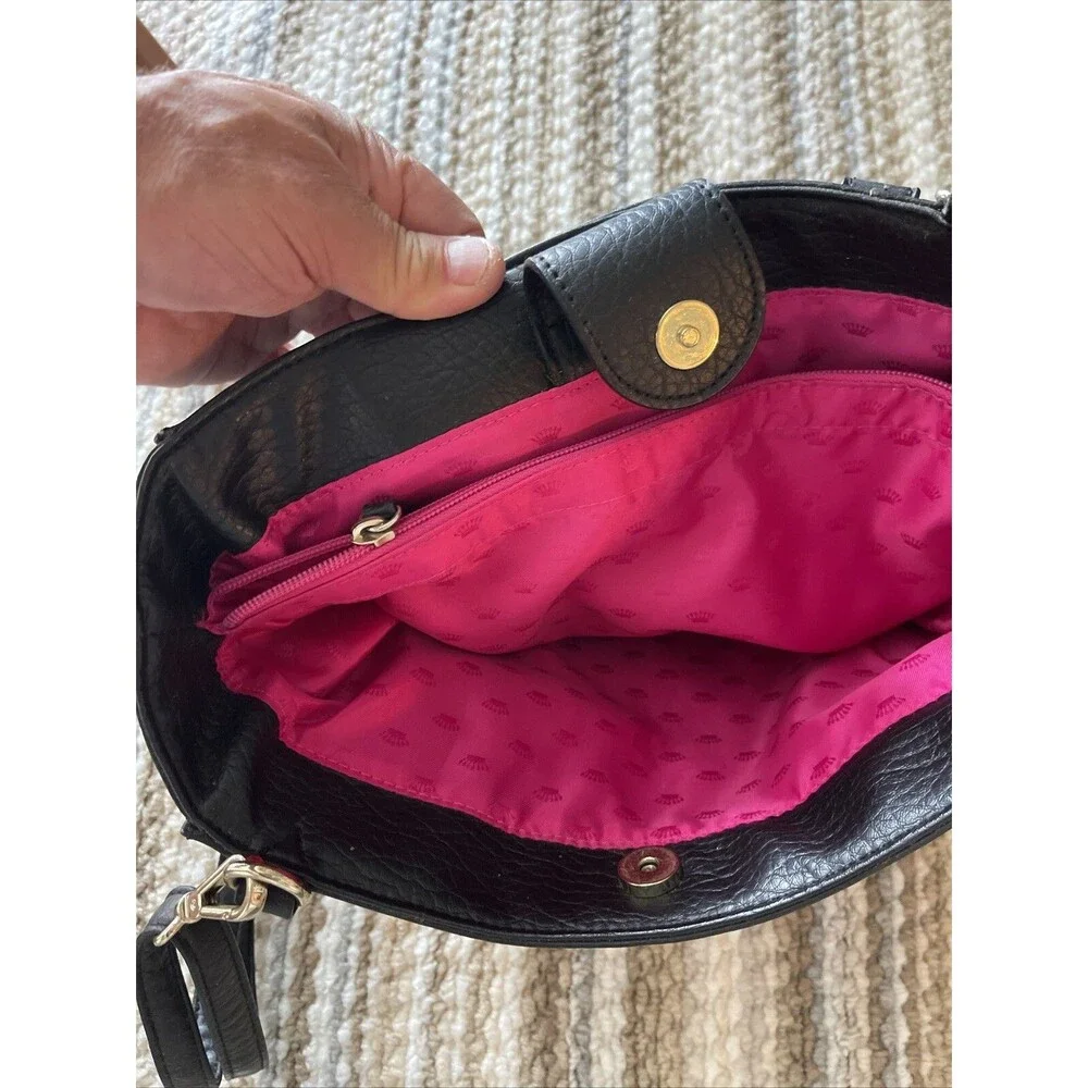 Women's Juicy Courture  Black Purse W/ Shoulder Strap. Pre Owned